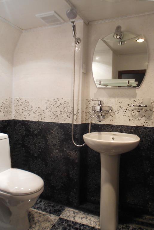 Guest House Ralsh Τυφλίδα Δωμάτιο φωτογραφία